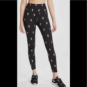 Beyond Yoga Black Cactus Print Leggings